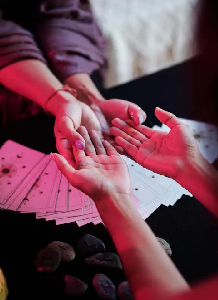 palm-reading-in-montreal